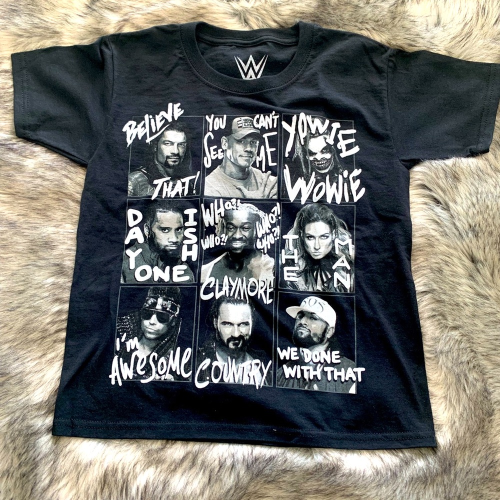 BNWOT Boys WWE T-shirt size small